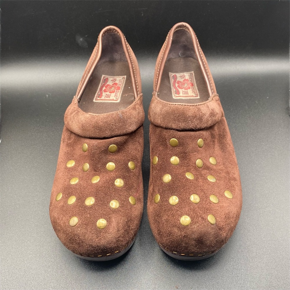 LUCKY BRAND Women's 9 1/2 M Brown Suede Clogs with Brass Rivets LUCKY BRAND